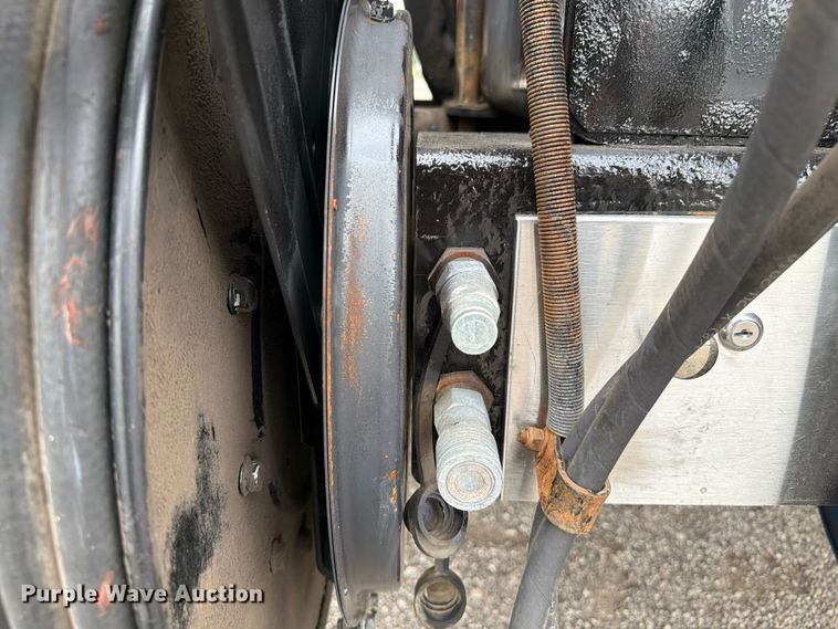 image for item EG9294 2012 Freightliner 114SD crane truck