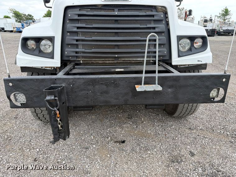 image for item EG9294 2012 Freightliner 114SD crane truck