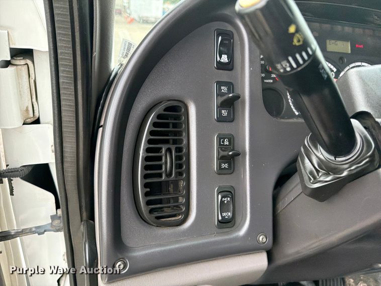 image for item EG9294 2012 Freightliner 114SD crane truck