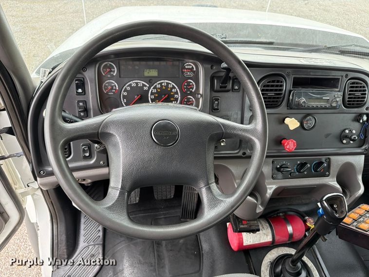 image for item EG9294 2012 Freightliner 114SD crane truck