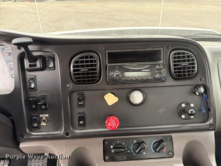 image for item EG9294 2012 Freightliner 114SD crane truck