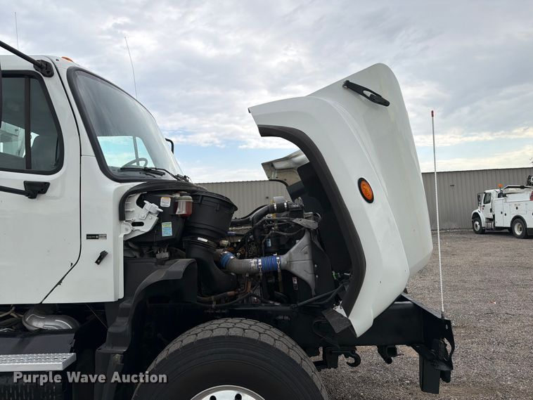 image for item EG9294 2012 Freightliner 114SD crane truck