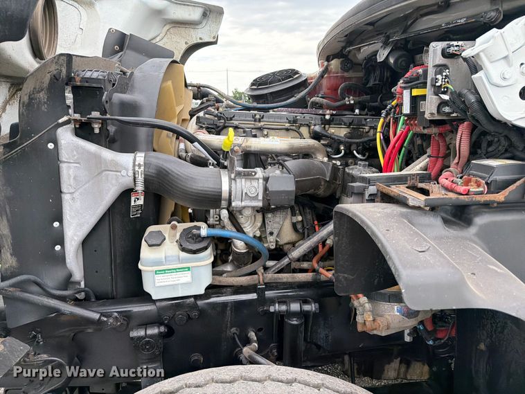 image for item EG9294 2012 Freightliner 114SD crane truck
