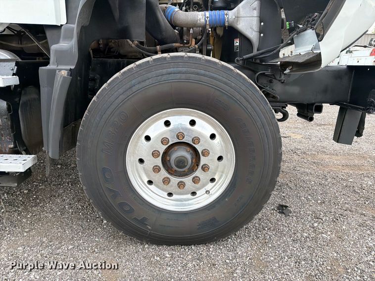image for item EG9294 2012 Freightliner 114SD crane truck