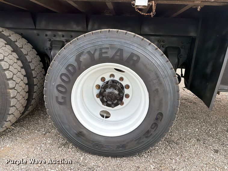 image for item EG9294 2012 Freightliner 114SD crane truck