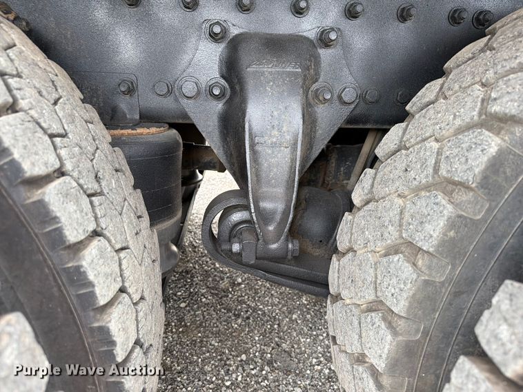 image for item EG9294 2012 Freightliner 114SD crane truck