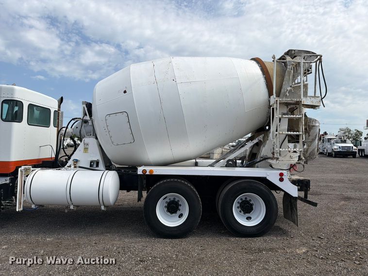 image for item EG9297 2007 Kenworth T800 ready mix truck