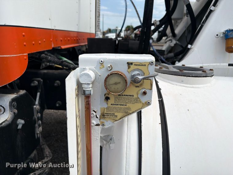 image for item EG9297 2007 Kenworth T800 ready mix truck
