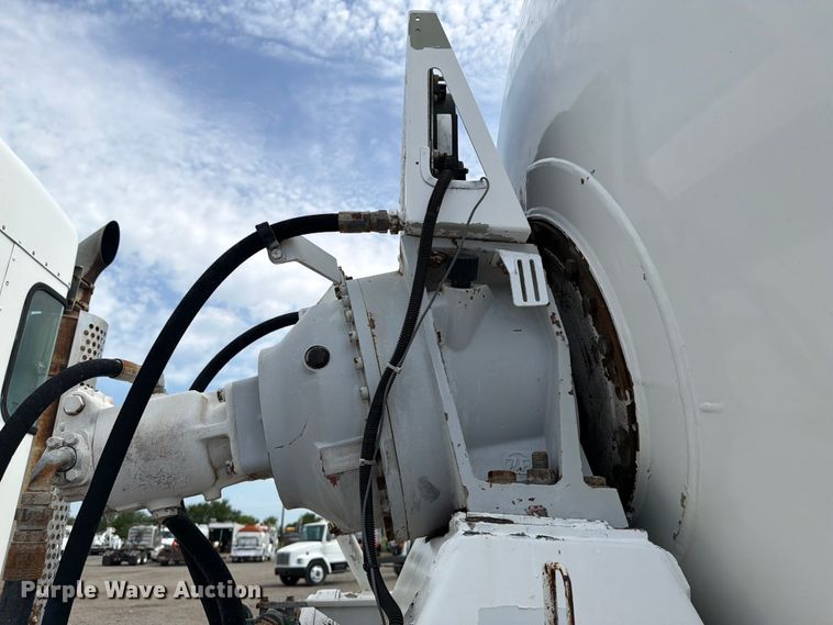 image for item EG9297 2007 Kenworth T800 ready mix truck