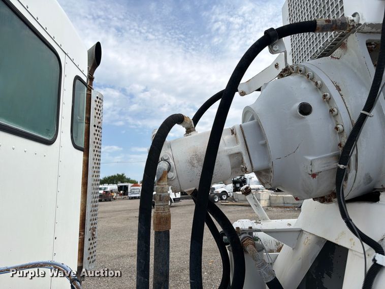 image for item EG9297 2007 Kenworth T800 ready mix truck