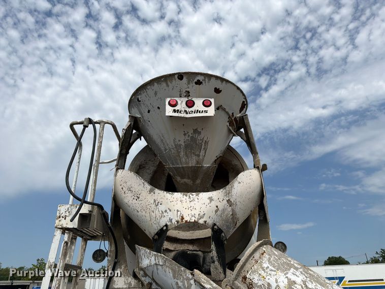 image for item EG9297 2007 Kenworth T800 ready mix truck