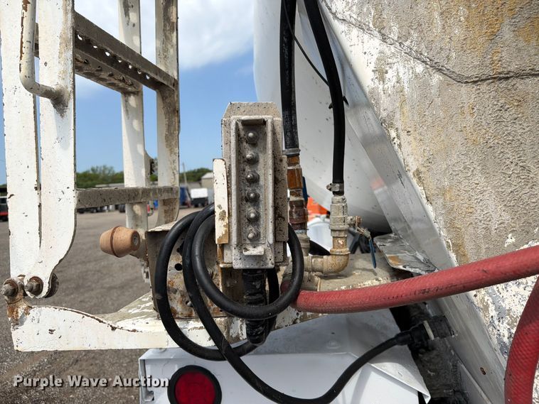 image for item EG9297 2007 Kenworth T800 ready mix truck