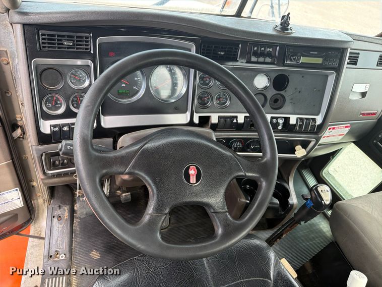 image for item EG9297 2007 Kenworth T800 ready mix truck