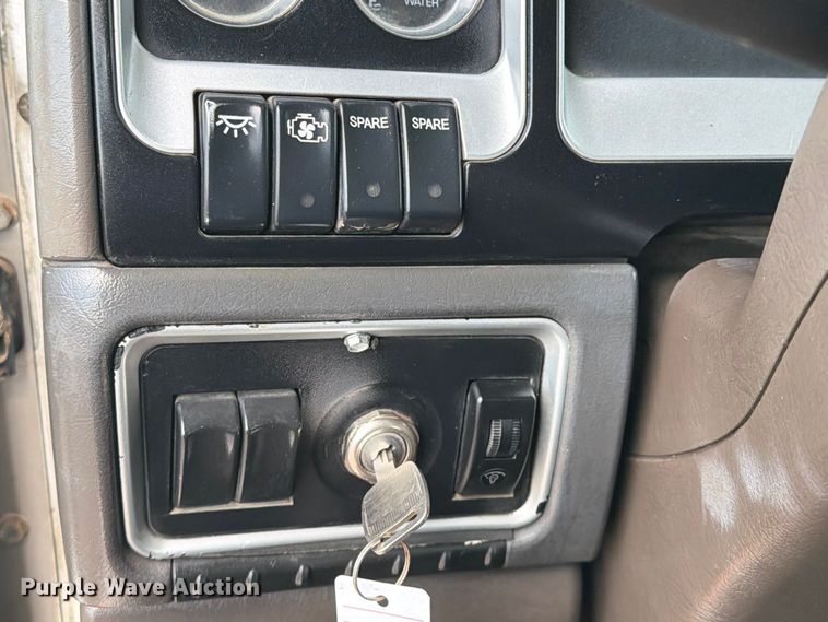 image for item EG9297 2007 Kenworth T800 ready mix truck