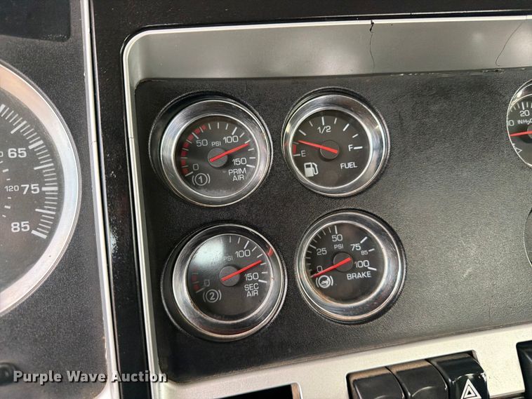 image for item EG9297 2007 Kenworth T800 ready mix truck