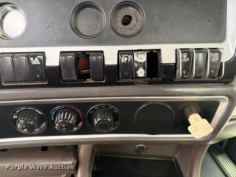 image for item EG9297 2007 Kenworth T800 ready mix truck