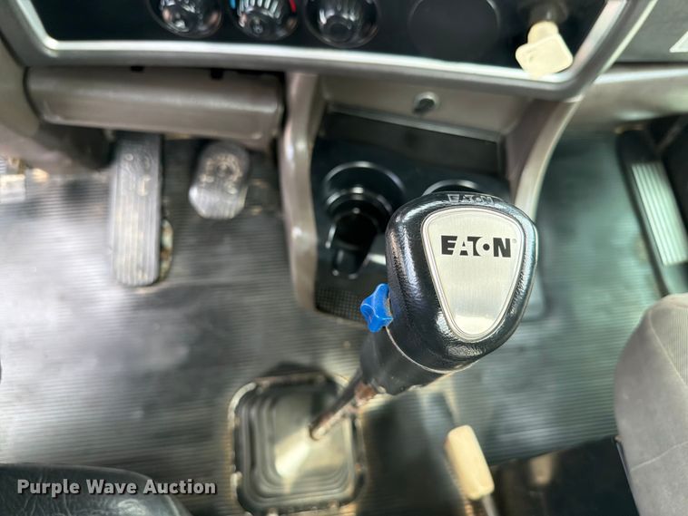 image for item EG9297 2007 Kenworth T800 ready mix truck