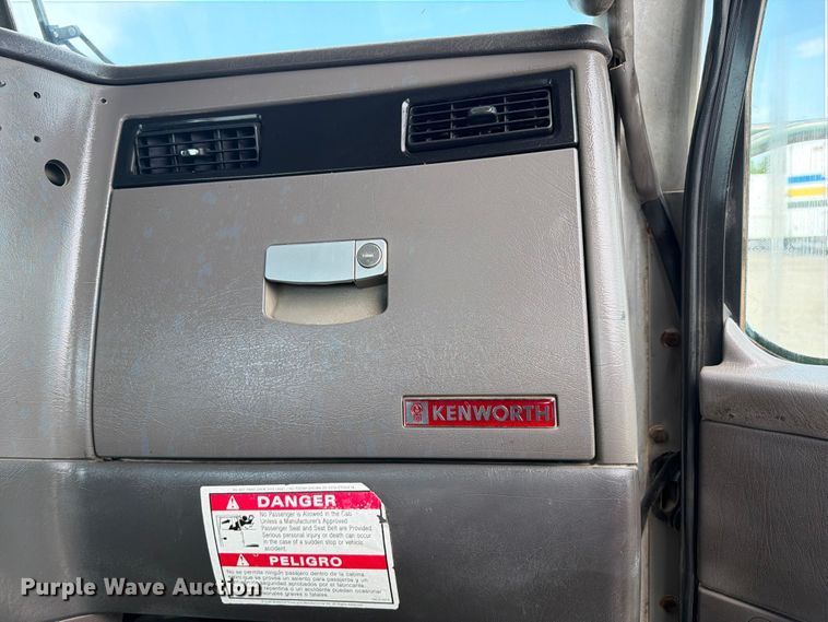 image for item EG9297 2007 Kenworth T800 ready mix truck