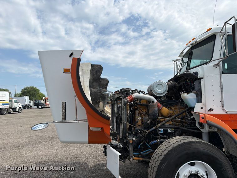 image for item EG9297 2007 Kenworth T800 ready mix truck