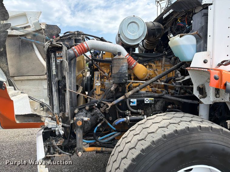image for item EG9297 2007 Kenworth T800 ready mix truck