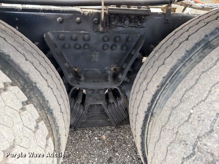 image for item EG9297 2007 Kenworth T800 ready mix truck