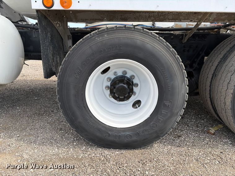 image for item EG9297 2007 Kenworth T800 ready mix truck