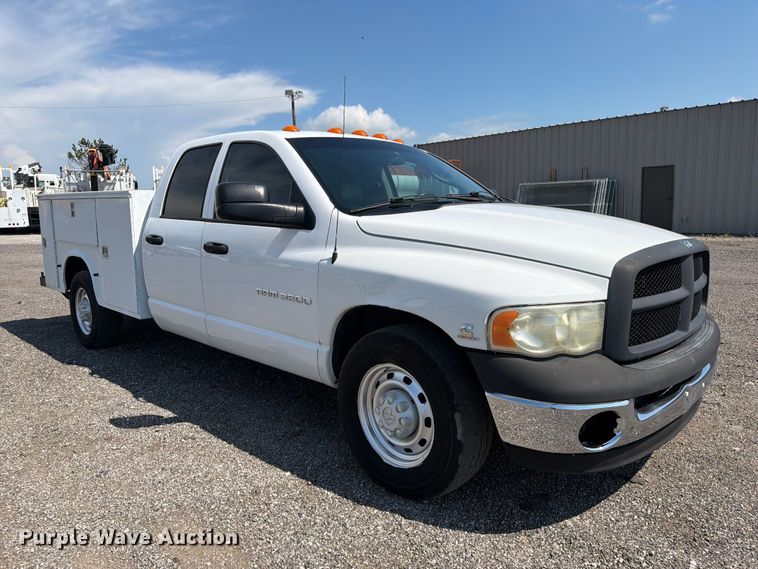image for item EG9310 2005 Dodge Ram 3500 Crew Cab utility bed pickup truck