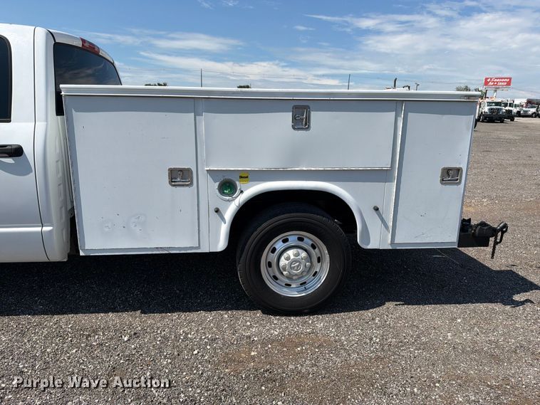 image for item EG9310 2005 Dodge Ram 3500 Crew Cab utility bed pickup truck