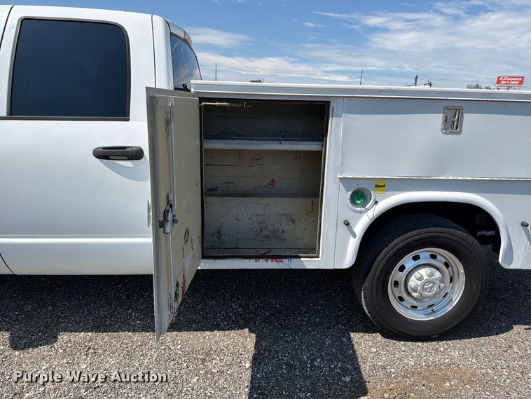 image for item EG9310 2005 Dodge Ram 3500 Crew Cab utility bed pickup truck
