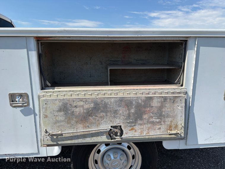 image for item EG9310 2005 Dodge Ram 3500 Crew Cab utility bed pickup truck