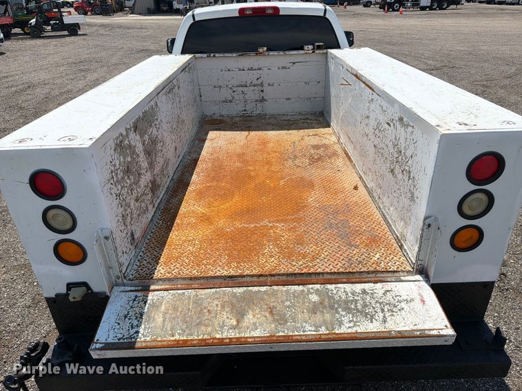 image for item EG9310 2005 Dodge Ram 3500 Crew Cab utility bed pickup truck