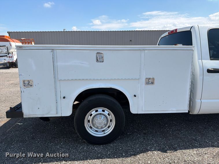 image for item EG9310 2005 Dodge Ram 3500 Crew Cab utility bed pickup truck