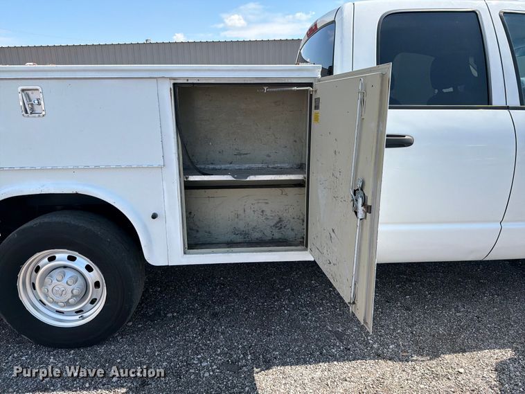 image for item EG9310 2005 Dodge Ram 3500 Crew Cab utility bed pickup truck