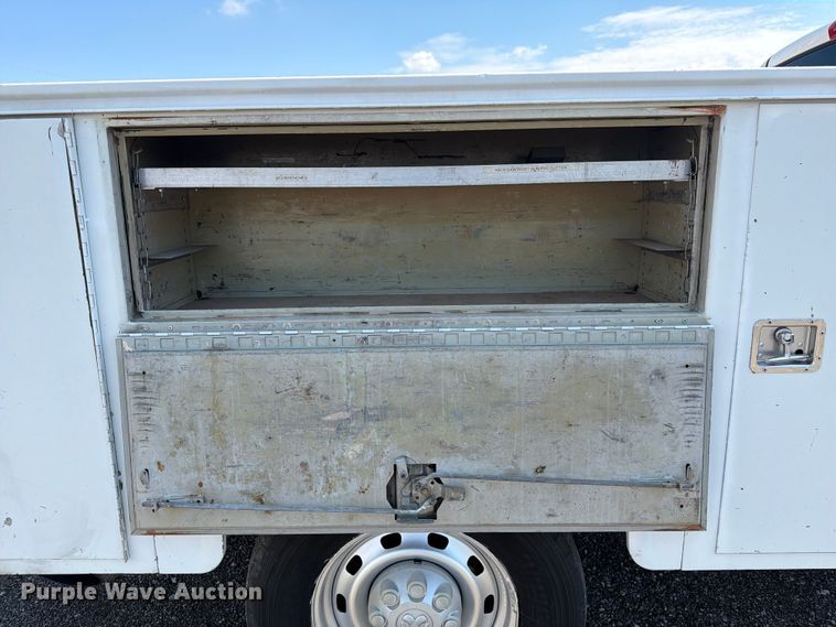 image for item EG9310 2005 Dodge Ram 3500 Crew Cab utility bed pickup truck