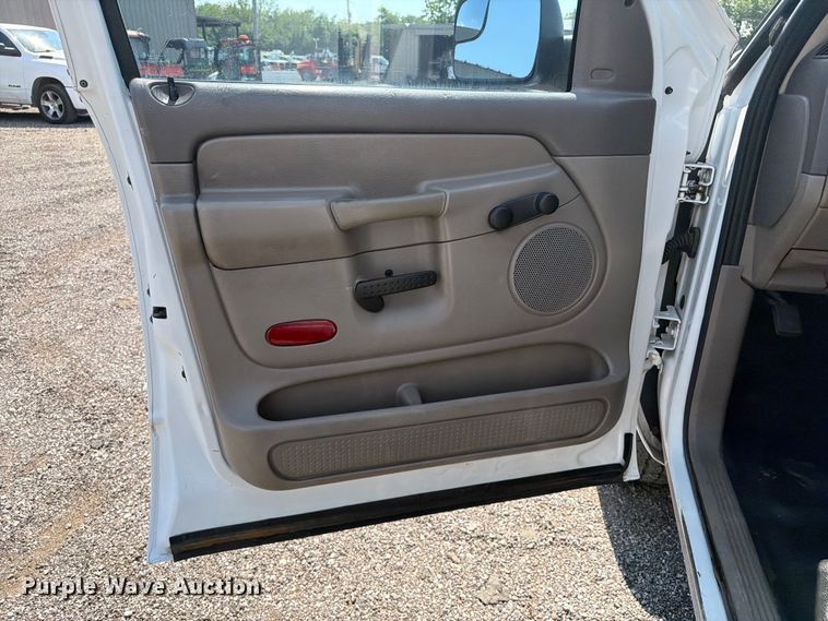 image for item EG9310 2005 Dodge Ram 3500 Crew Cab utility bed pickup truck