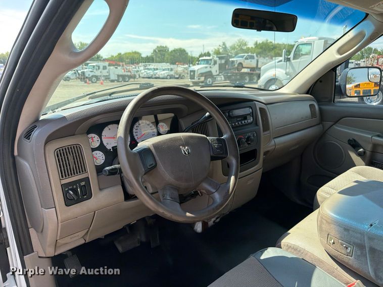 image for item EG9310 2005 Dodge Ram 3500 Crew Cab utility bed pickup truck