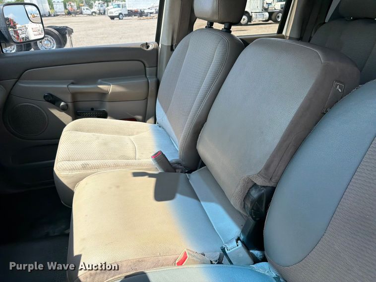 image for item EG9310 2005 Dodge Ram 3500 Crew Cab utility bed pickup truck