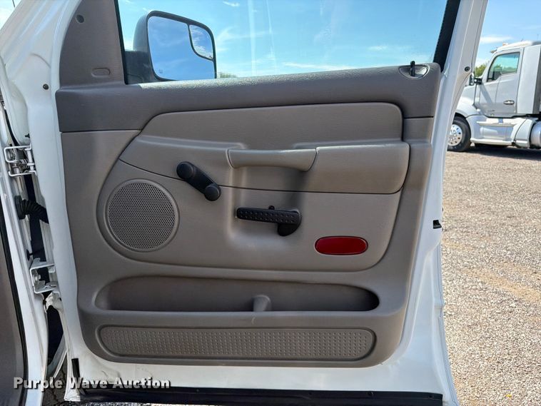 image for item EG9310 2005 Dodge Ram 3500 Crew Cab utility bed pickup truck