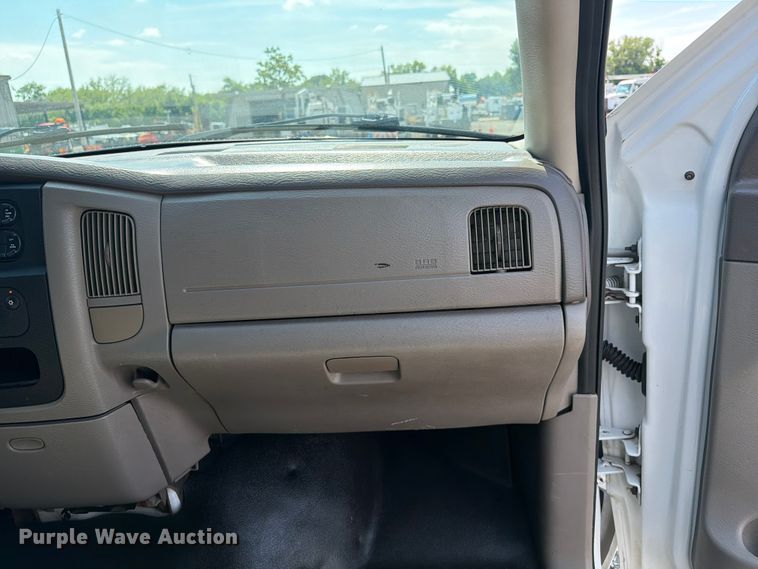 image for item EG9310 2005 Dodge Ram 3500 Crew Cab utility bed pickup truck