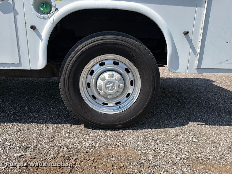 image for item EG9310 2005 Dodge Ram 3500 Crew Cab utility bed pickup truck