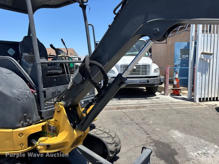 image for item EL2507 2014 John Deere 27D mini excavator