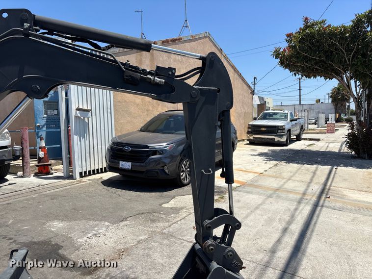 image for item EL2507 2014 John Deere 27D mini excavator