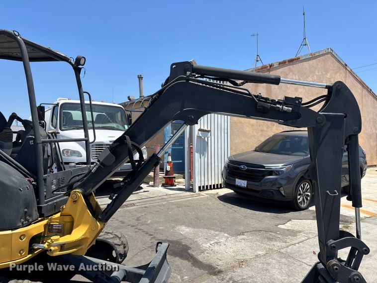 image for item EL2507 2014 John Deere 27D mini excavator