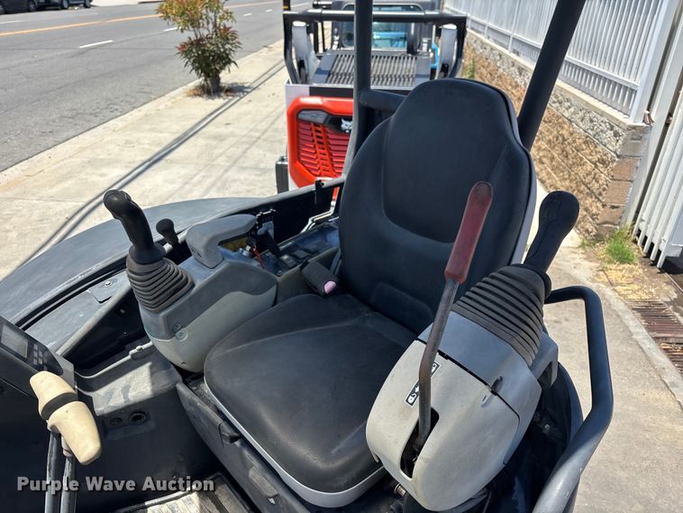 image for item EL2507 2014 John Deere 27D mini excavator