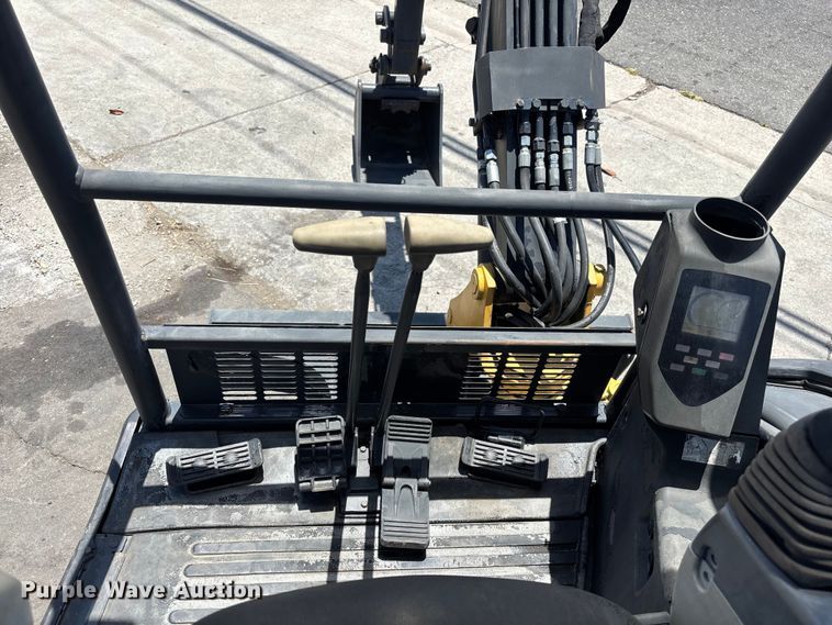 image for item EL2507 2014 John Deere 27D mini excavator