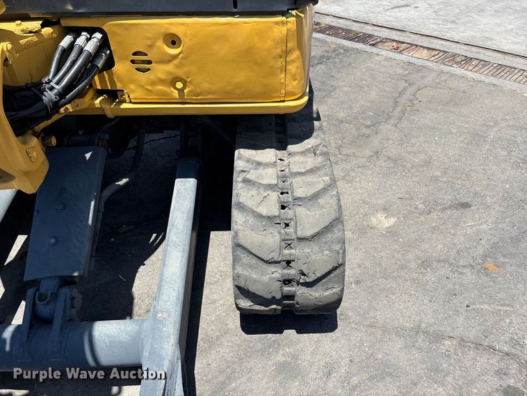 image for item EL2507 2014 John Deere 27D mini excavator