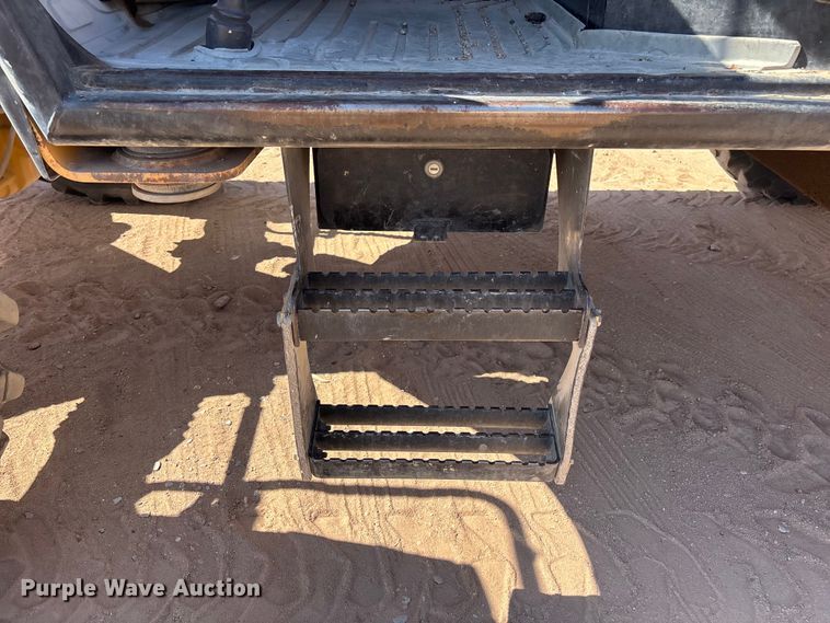 image for item EL2520 2005 Caterpillar TH460B telehandler