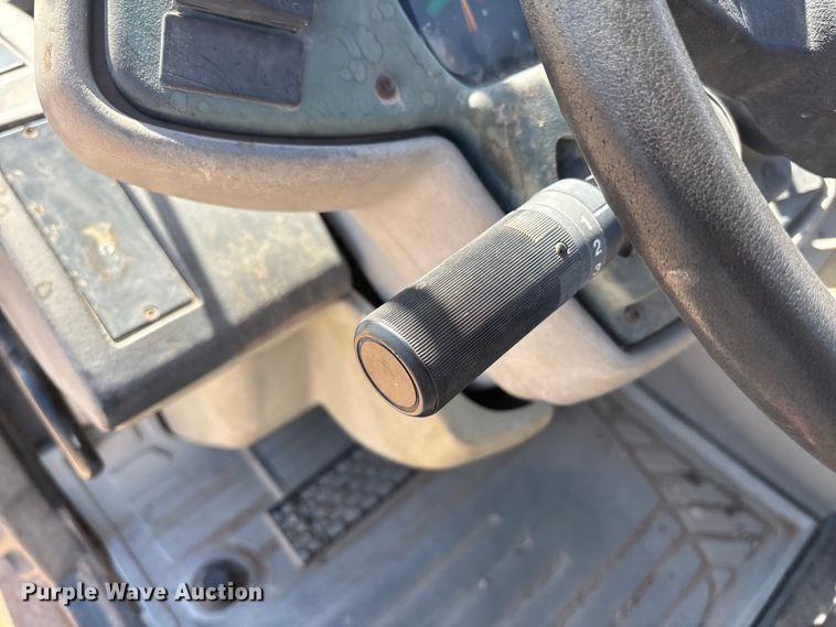 image for item EL2520 2005 Caterpillar TH460B telehandler