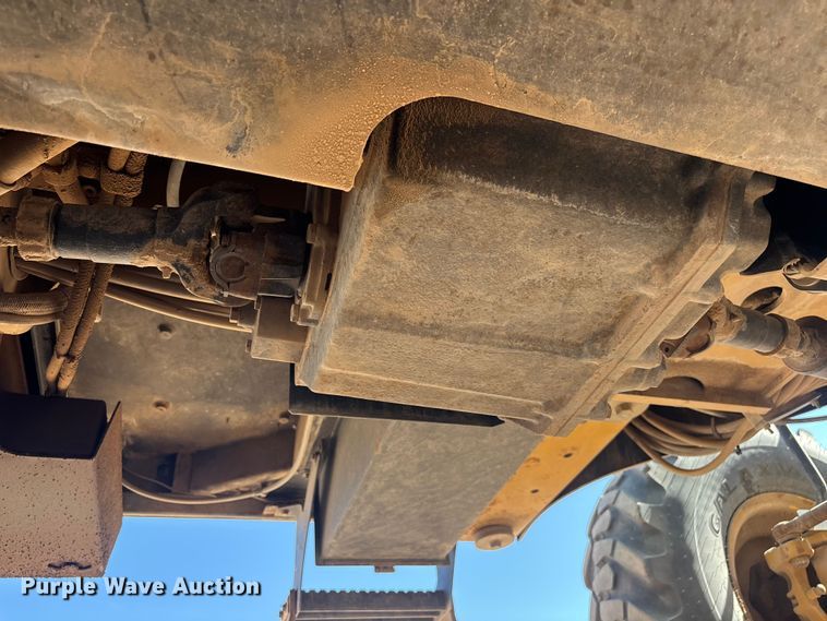 image for item EL2520 2005 Caterpillar TH460B telehandler