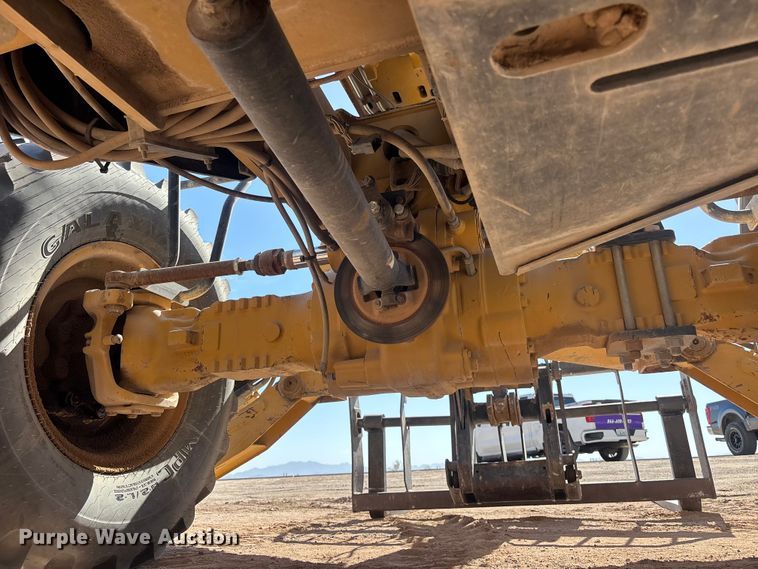 image for item EL2520 2005 Caterpillar TH460B telehandler